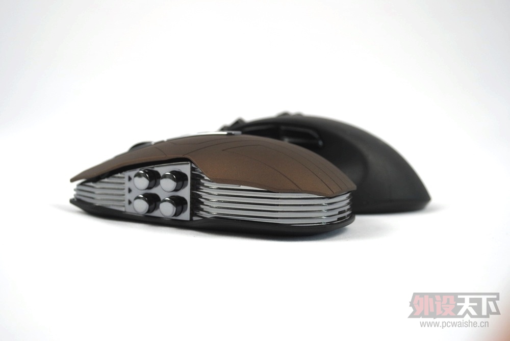 ������DUST2������X300ɳĮ�濪�У�˳��Աȼ������ֵ�G700˵˵