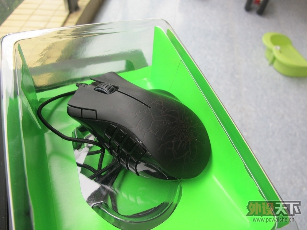 �޸ļ۸����ߣ�Razer����٤���� Naga ����֮�� ��˵ȫ ���ű��������ڱ� 295����
