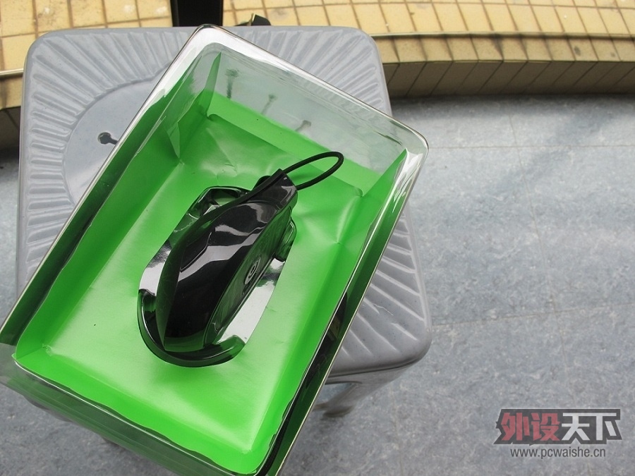 �޸ļ۸����ߣ�Razer����٤���� Naga ����֮�� ��˵ȫ ���ű��������ڱ� 295����