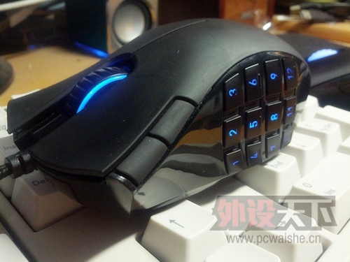 ���ѳ���Poker2��ñ + Razer��NAGA�ߡ�