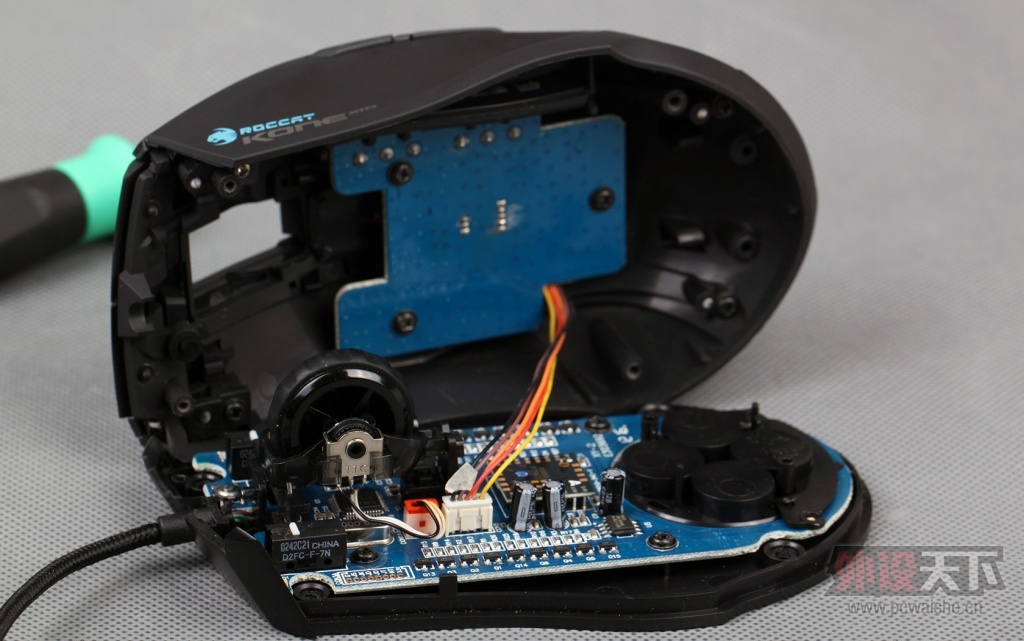 ��ƫ�� ROCCAT KONE XTD��Ϸ��� �������²������