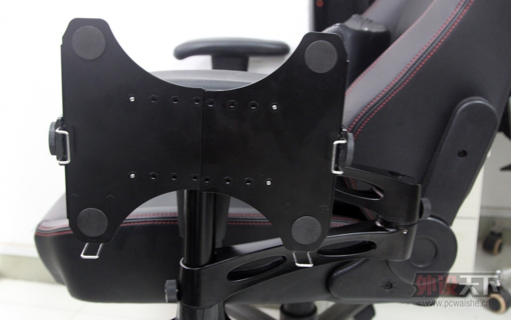 ���ʽ�ߴ��ʻ�� DXRACER�����м� ������������