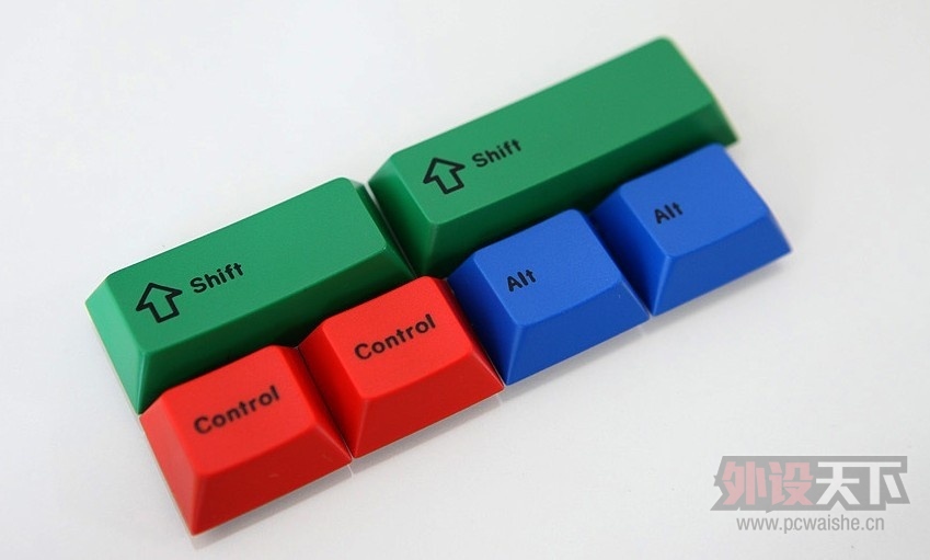 ���𻪡����ڶ�ɫ700��GMK RGB 220����Ц��*13 260Ԫ