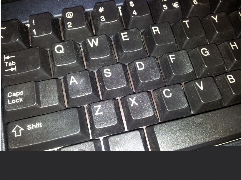 ��������ɡ����Ϻ�������һ�Ѽ����������Ķ��� Cherry G80-3000 ���� 400����