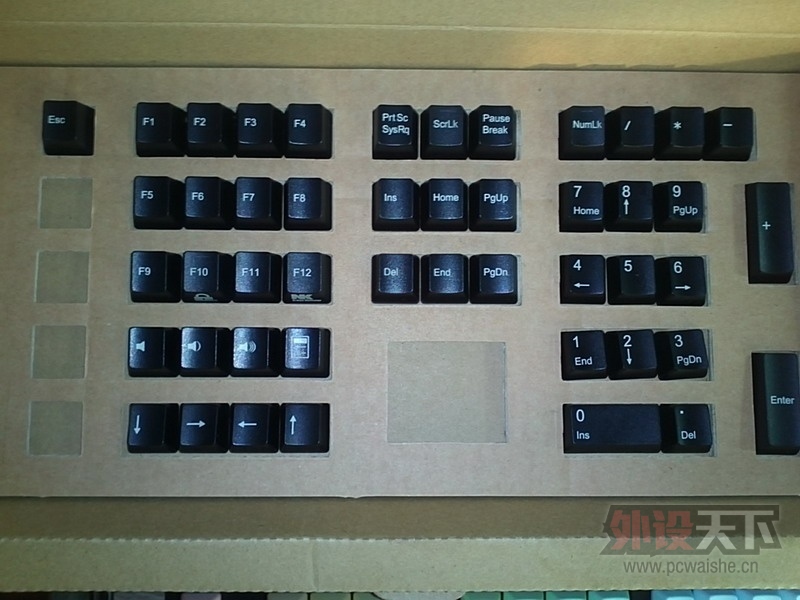 �� ħ��Ѽ2108ȫ�׼�ñ   ӣ��3800����ñ  �ѳ�