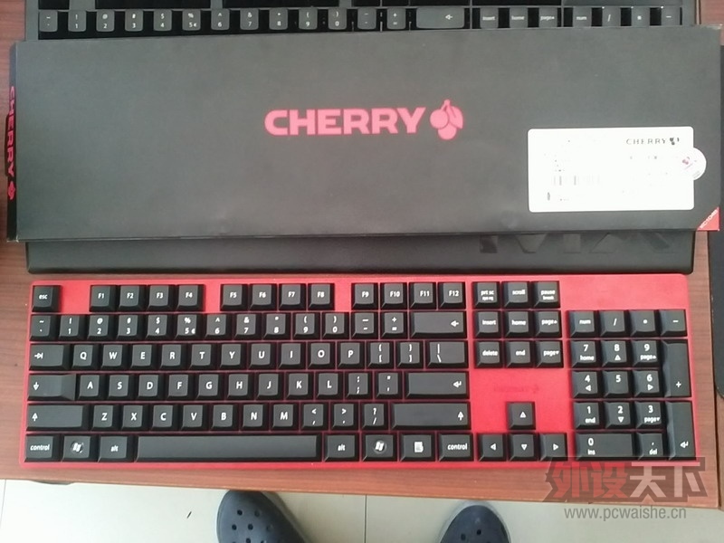 �� ħ��Ѽ2108ȫ�׼�ñ   ӣ��3800����ñ  �ѳ�