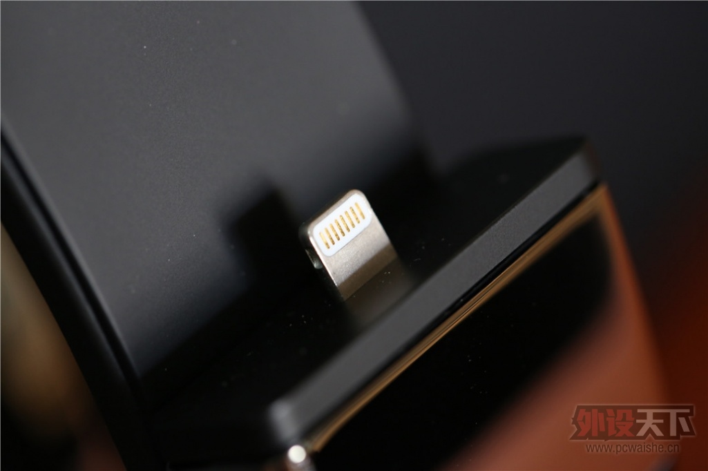 [18P] ������ĵ�׺������Zeppelin Air with lighting connector