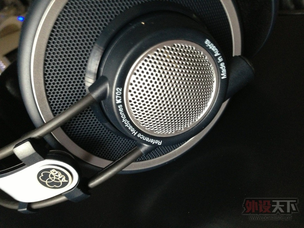 ��1��9.5����AKG K702 ������