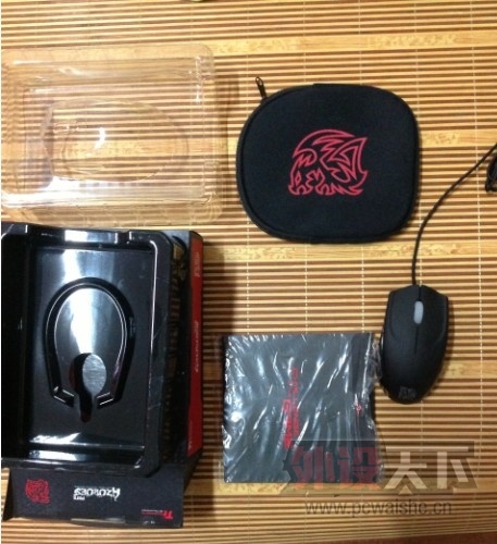 M5AZDE8N11N]A8)~S73U716.jpg