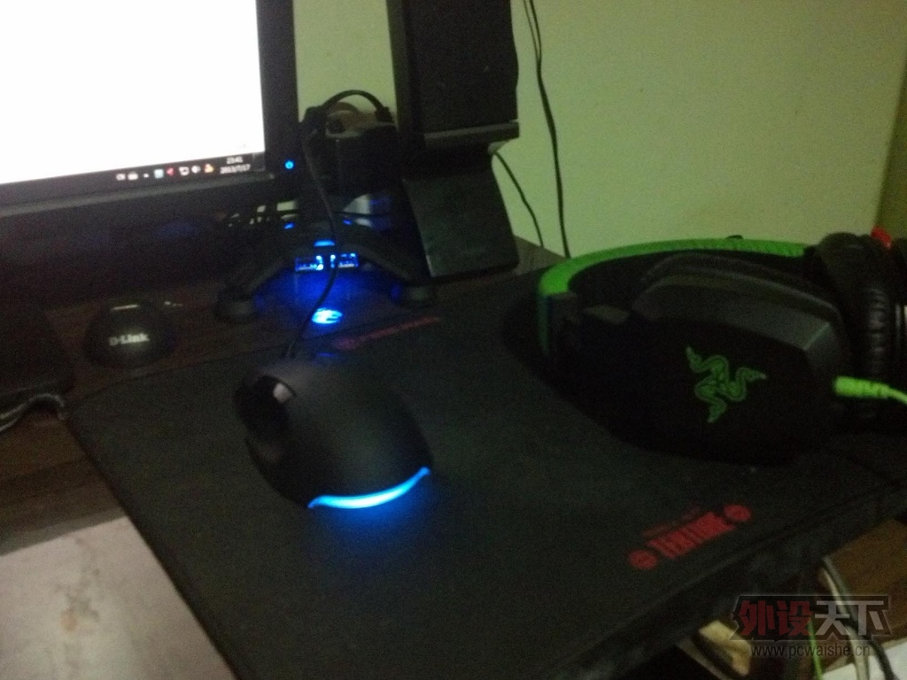 ����ѩ�ع���һ����ɫ����ɫ��Ķ���