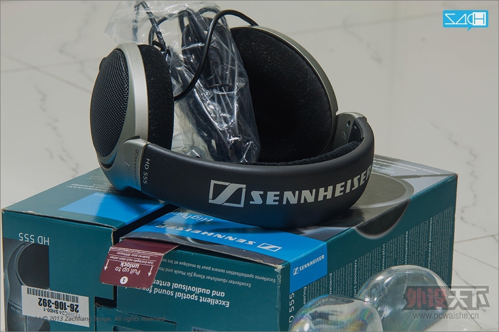 2013Hd555-02.jpg