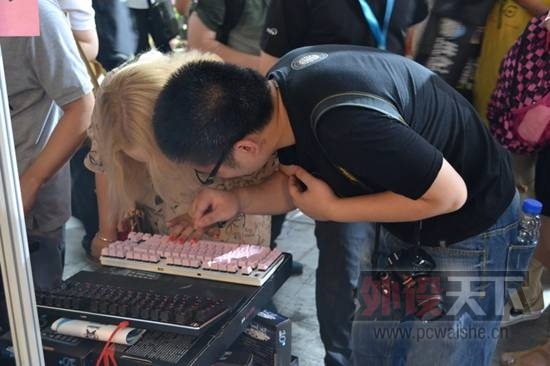 ����������Ħ�Ϻ�ChinaJoy��Ʒչ��Ů���ƣ�����û�����Ĳ�Ʒ�����ء�