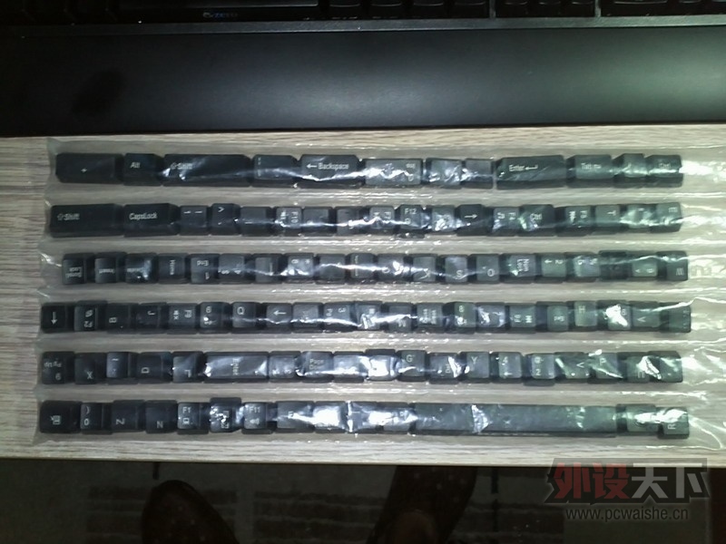 ���� 104 POM ��ɫ���̼�ñ