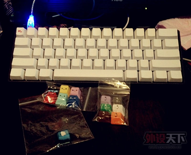 ������poker2��һ���װ�ɫ�޿�pbt��ñ