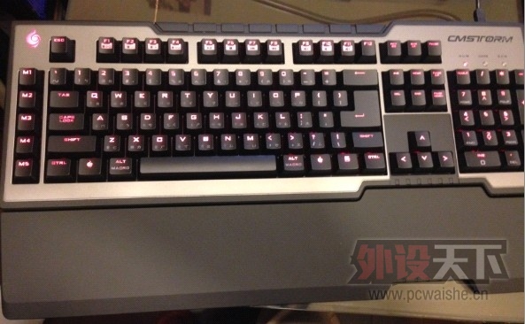 �ѳ������������ѻ�ǹ��F104�ںڣ�KC��ñ��LINDY��
