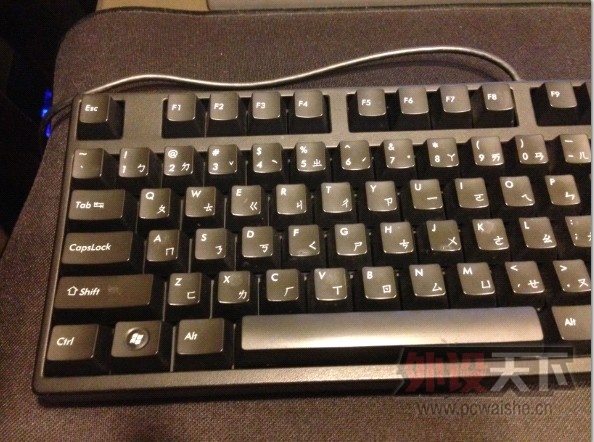 �ѳ������������ѻ�ǹ��F104�ںڣ�KC��ñ��LINDY��