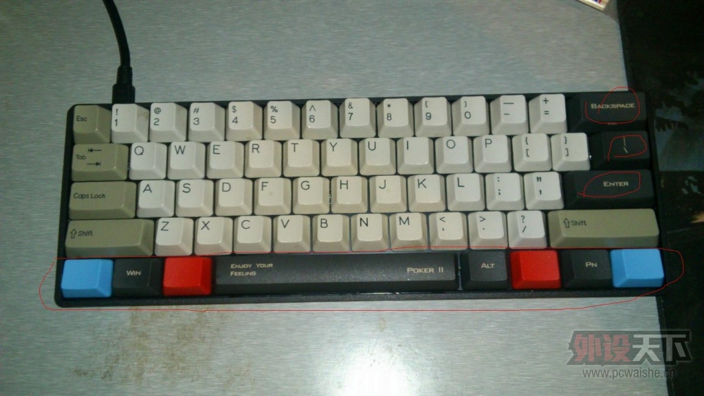 ����ţ�������ɻ������ɣ��ռ��Ŷ�ɫ��ñ��ɢ�ģ��ɵ���