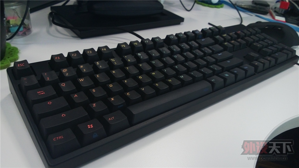 ikbc F-104 �ʺ�~