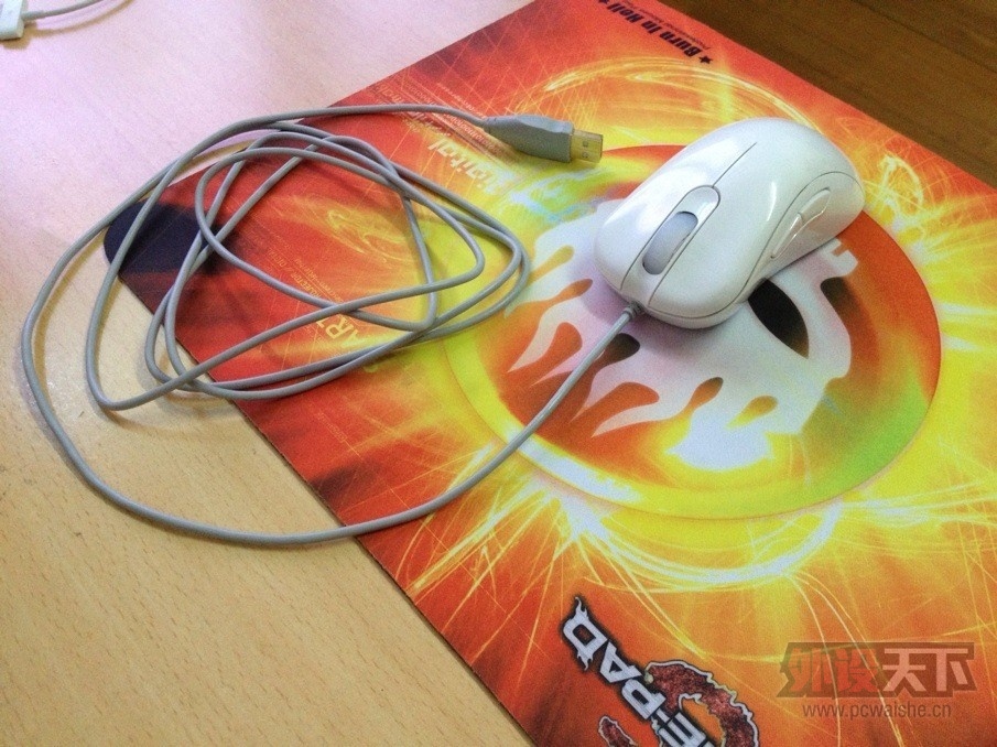 ����EC2 EVO��ɫ����� 260Ԫ