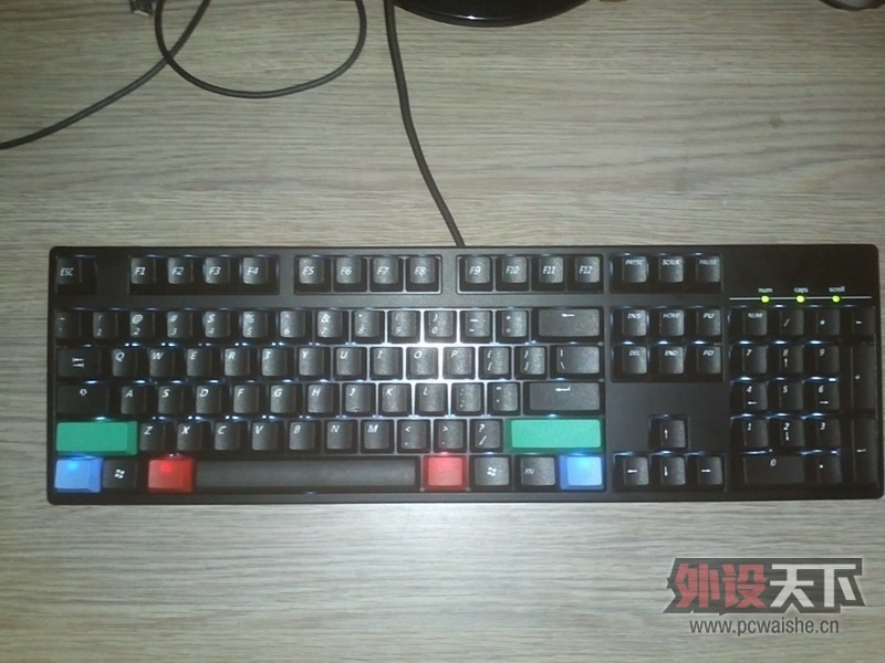 IKBC-F104 ¿ .