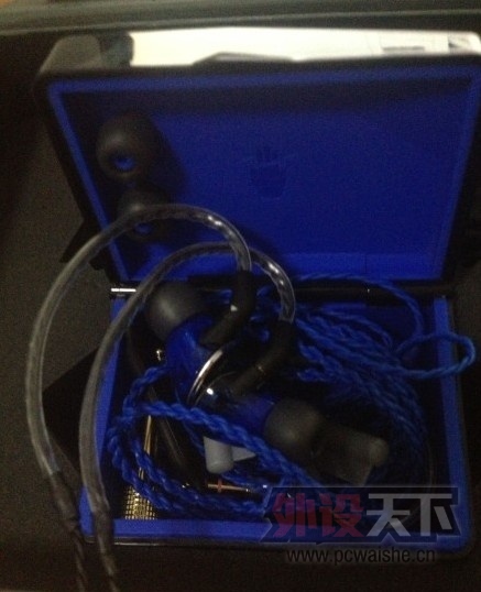 �����ڡ��޼�UE900 9.5�� ���� 1000rmb