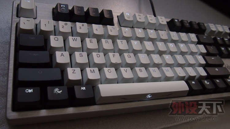 DUCKY S3�İ�͸��ñ ��ͼ