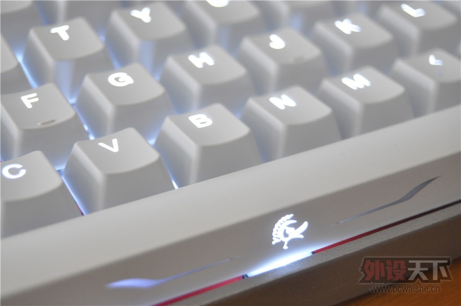2013Ducky ��͸��ñ 13�İ�͸�ո�Ƚ��ʺ�POKER2 ���϶Ա�ͼ