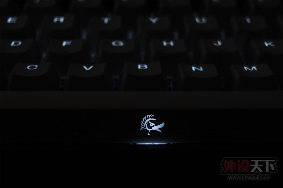 2013Ducky ��͸��ñ 13�İ�͸�ո�Ƚ��ʺ�POKER2 ���϶Ա�ͼ