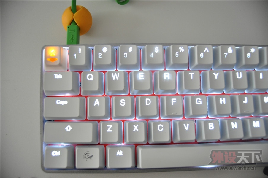 2013Ducky ��͸��ñ 13�İ�͸�ո�Ƚ��ʺ�POKER2 ���϶Ա�ͼ
