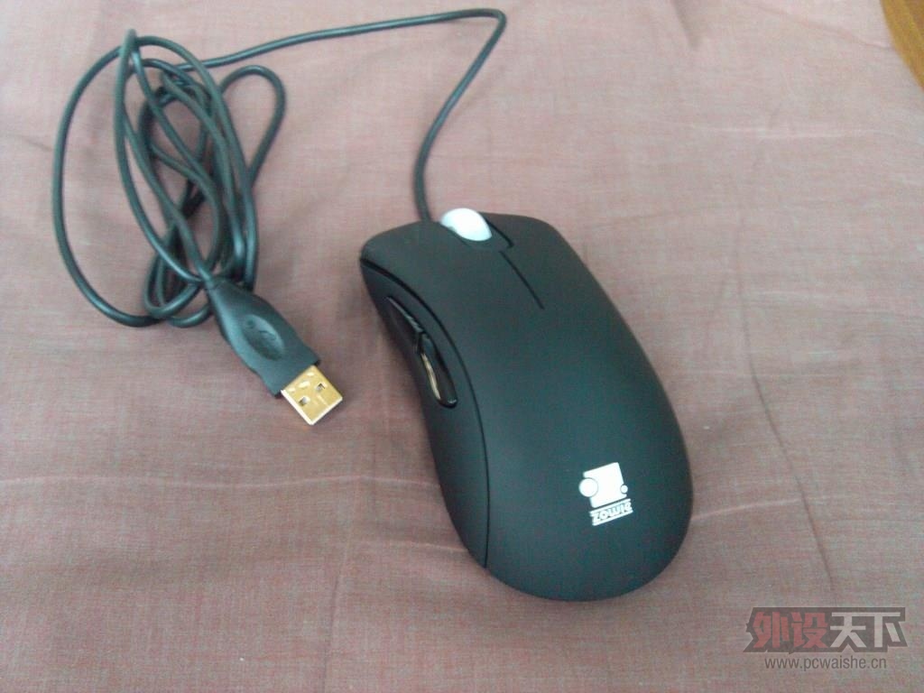 ���Ͼ���ZOWIE GEAR EC1 eVo����ɫ���羺��� 9.5����