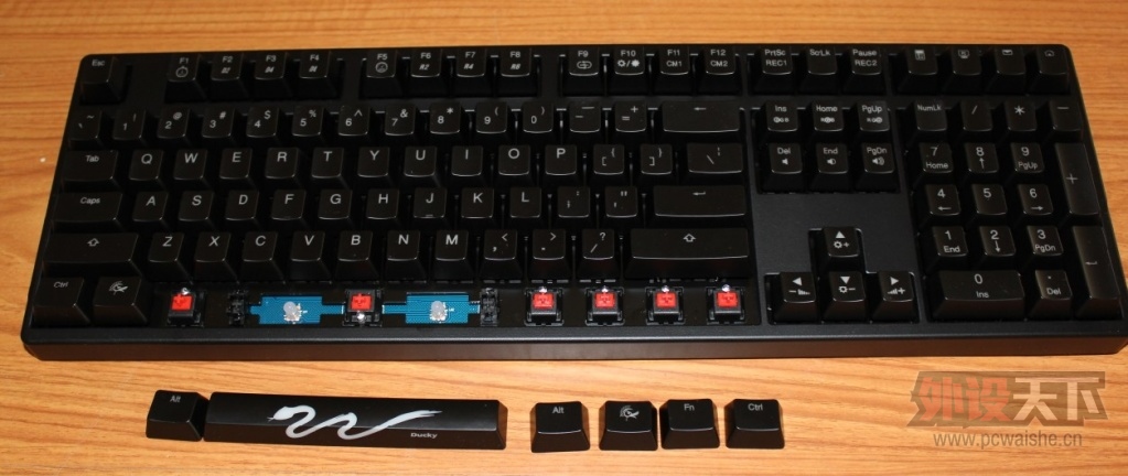 �����ư�DUCKY 9008S3 ��е���� ����