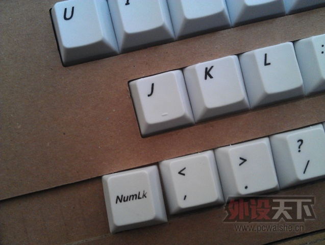 �ݳ�