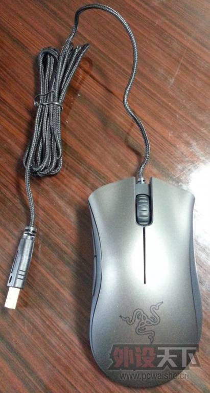 ���ѳ���Razer ���� Deathadd �������� ��ɫ����棬165���ʣ�������ī��