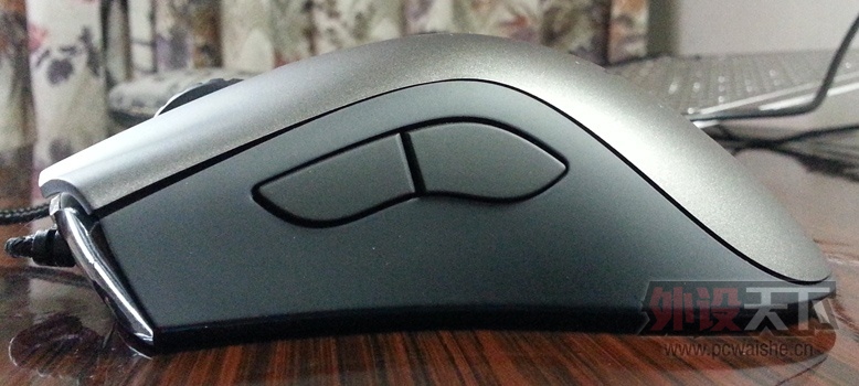 ���ѳ���Razer ���� Deathadd �������� ��ɫ����棬165���ʣ�������ī��