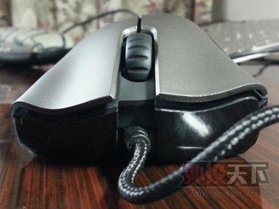 ���ѳ���Razer ���� Deathadd �������� ��ɫ����棬165���ʣ�������ī��