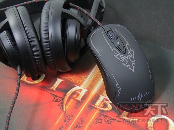 ���˳�һ����������ѷ������� ��������Ϸ���SteelSeries Diablo III Gaming Mouse