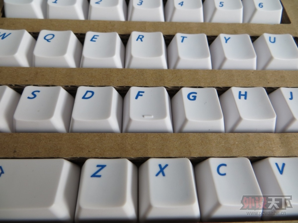 ����iKBC F104 ����ʹ��һ��ʱ��ĸ���
