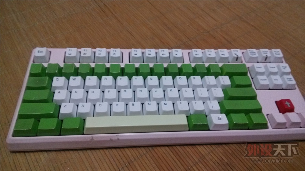�����ǰ�ɫ ��������˷�ɫ ���λ�������ɫ ��覴�  