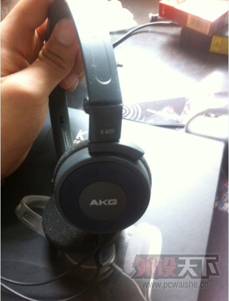 ���ѳ������������ڱ�����AKG K420