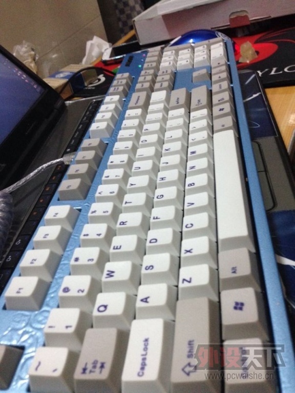 Ұ105 