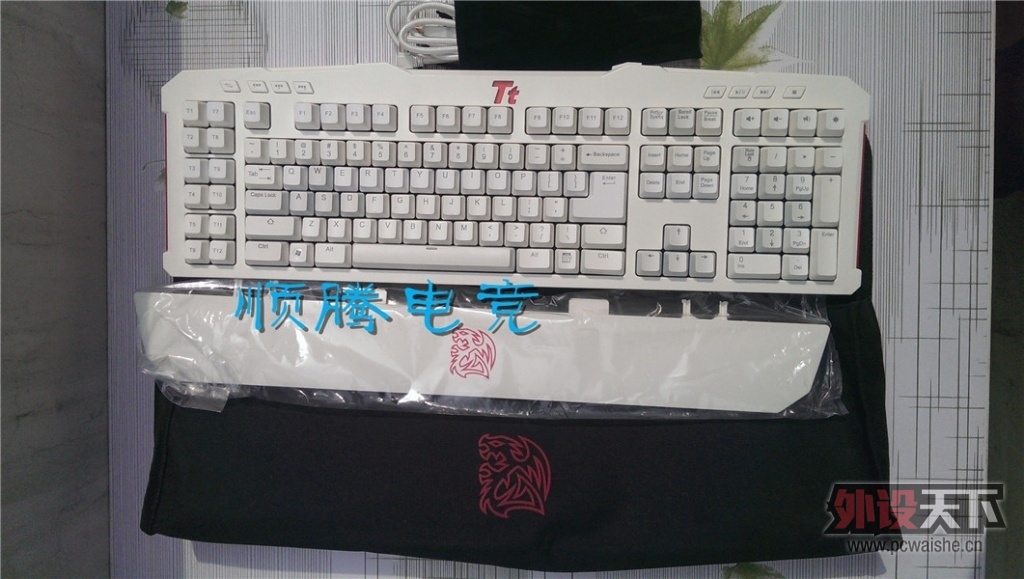 182645khd17h91ddqcr1w9.jpg