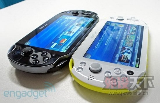 2013�°�PS Vita���棺������ǿ ��Ļ����ˮ