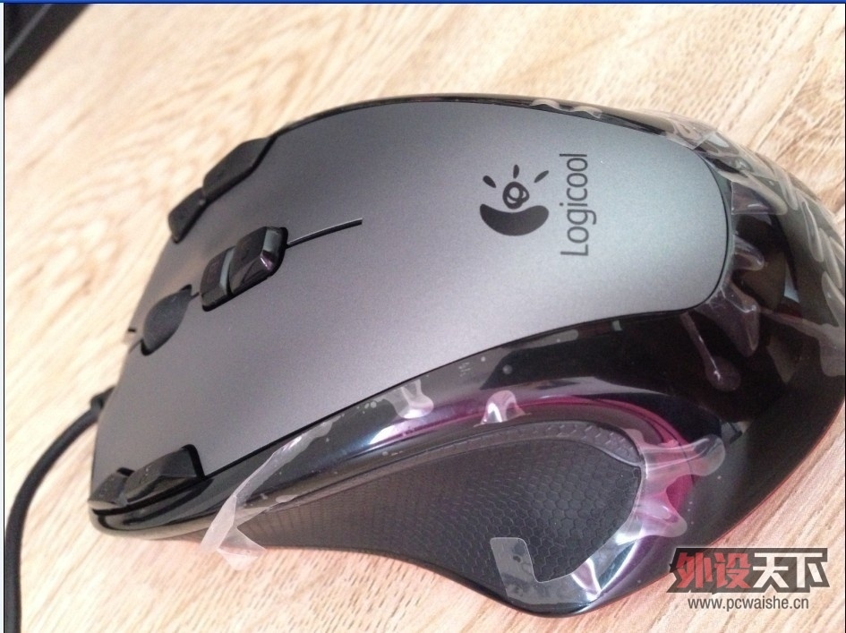 114028hg05ubqozombbomo.jpg