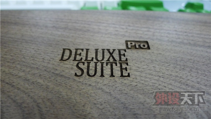��20P��DElUXE SUITE �ں���ľ����һ�� & Pro �Աȡ������������û��~��
