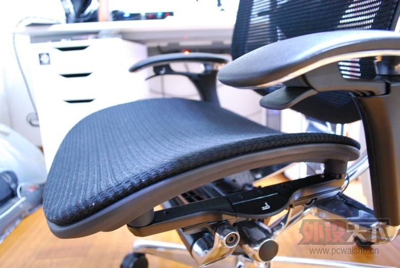 [10P] [DXRACER�ټ�] ��һ�����������ڵ��ˣ��Դ�contessa��embody�򵥶Ա�ͼ~ ��...