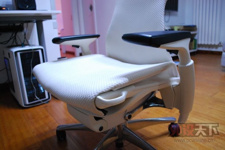 [10P] [DXRACER�ټ�] ��һ�����������ڵ��ˣ��Դ�contessa��embody�򵥶Ա�ͼ~ ��...