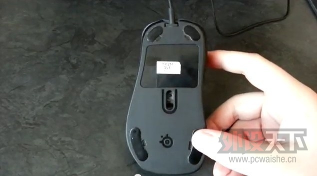 ��˵steelseries rival �ĵײ�������~