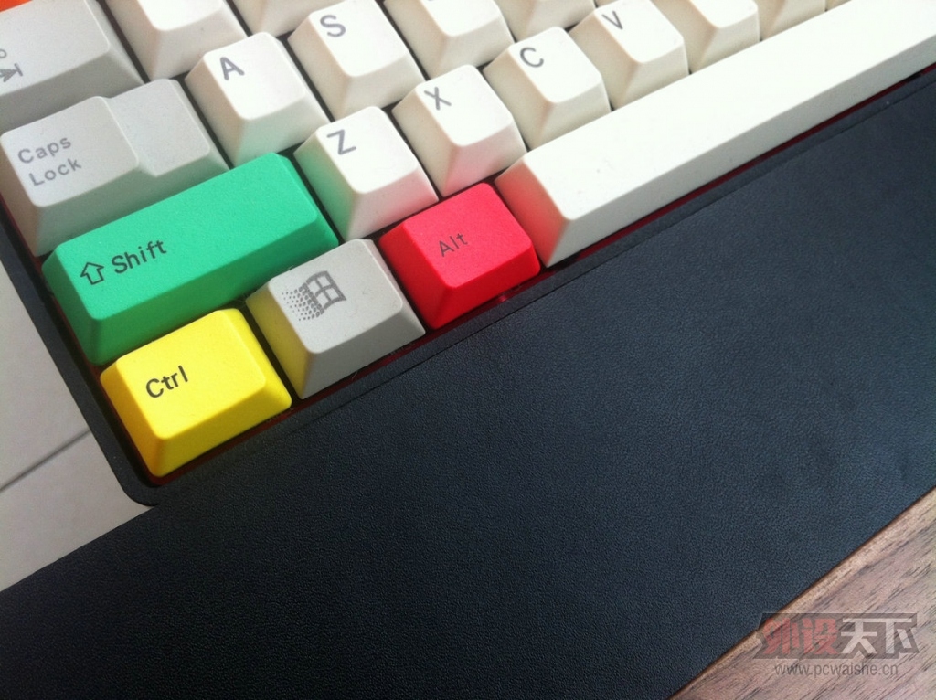 DELUUXE SUITE PRO ľ�ʼ����������⣬������ľͷ��