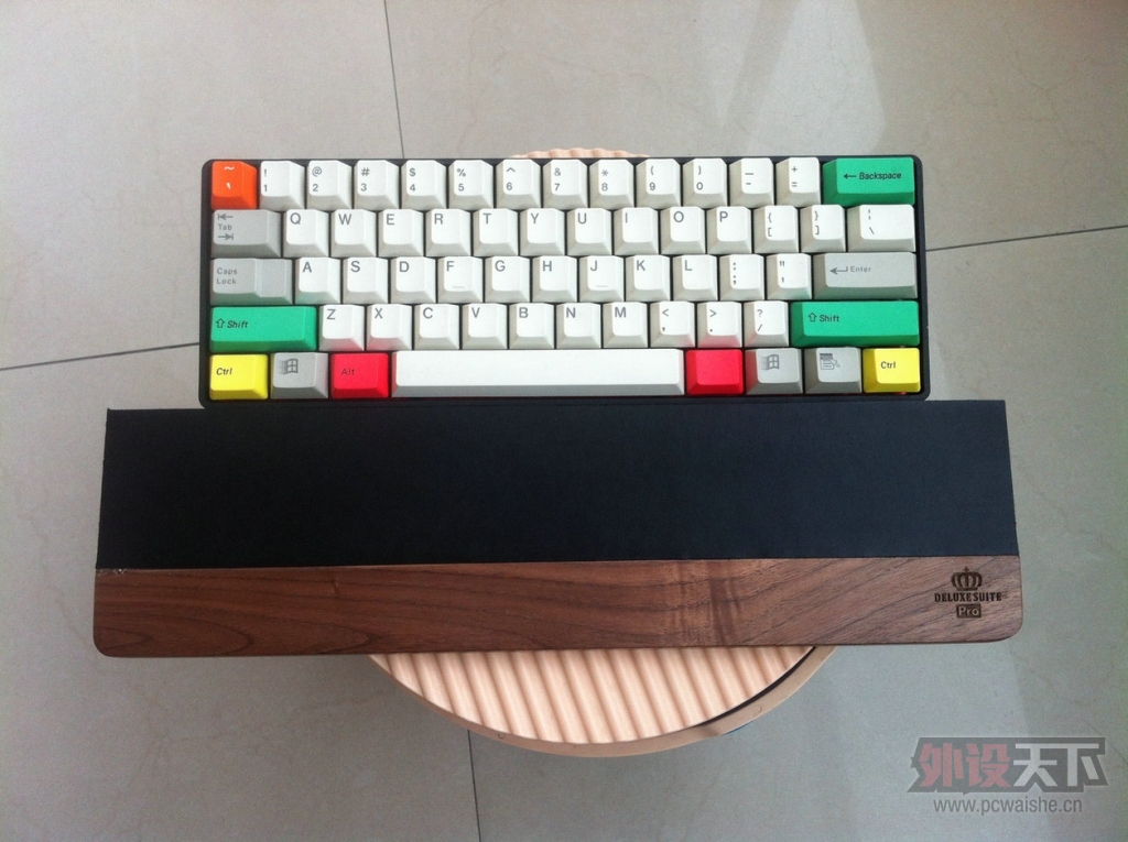 DELUUXE SUITE PRO ľ�ʼ����������⣬������ľͷ��