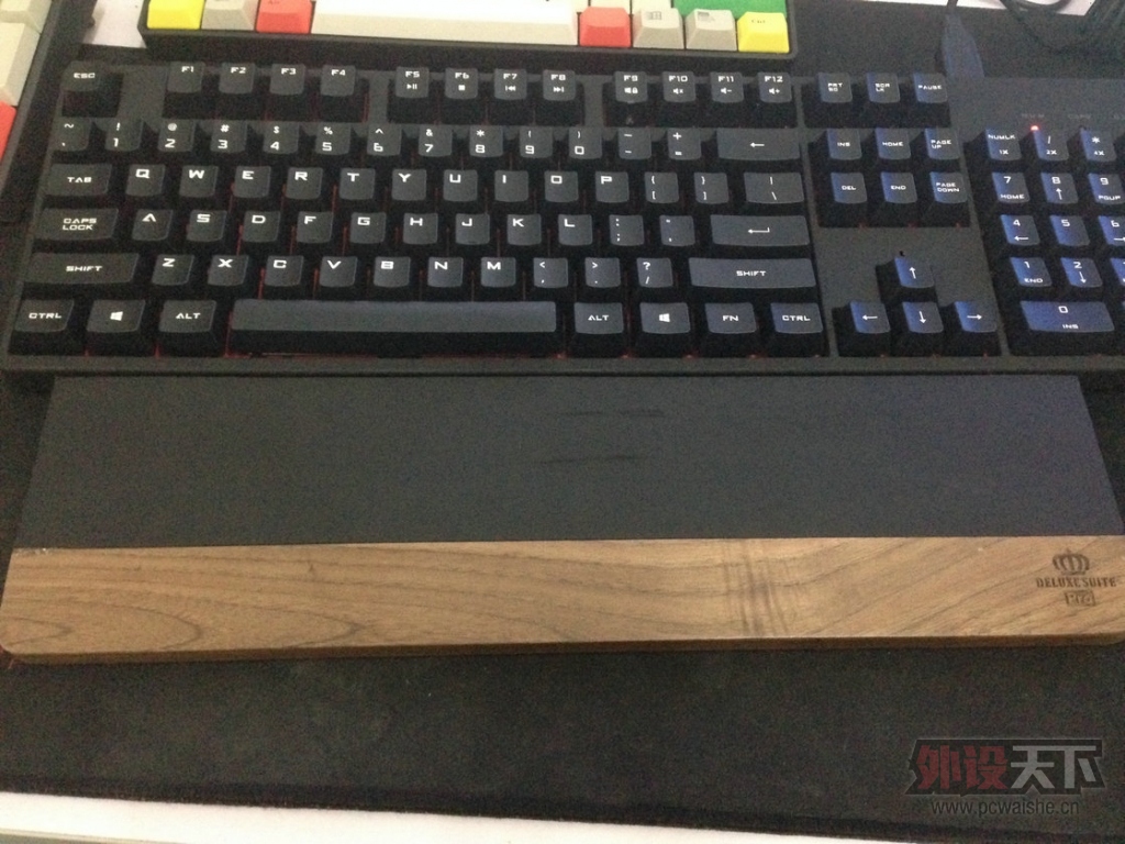DELUUXE SUITE PRO ľ�ʼ����������⣬������ľͷ��